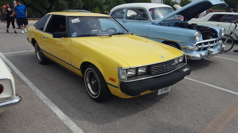 Illustration for article titled Sunday car show photo dump.